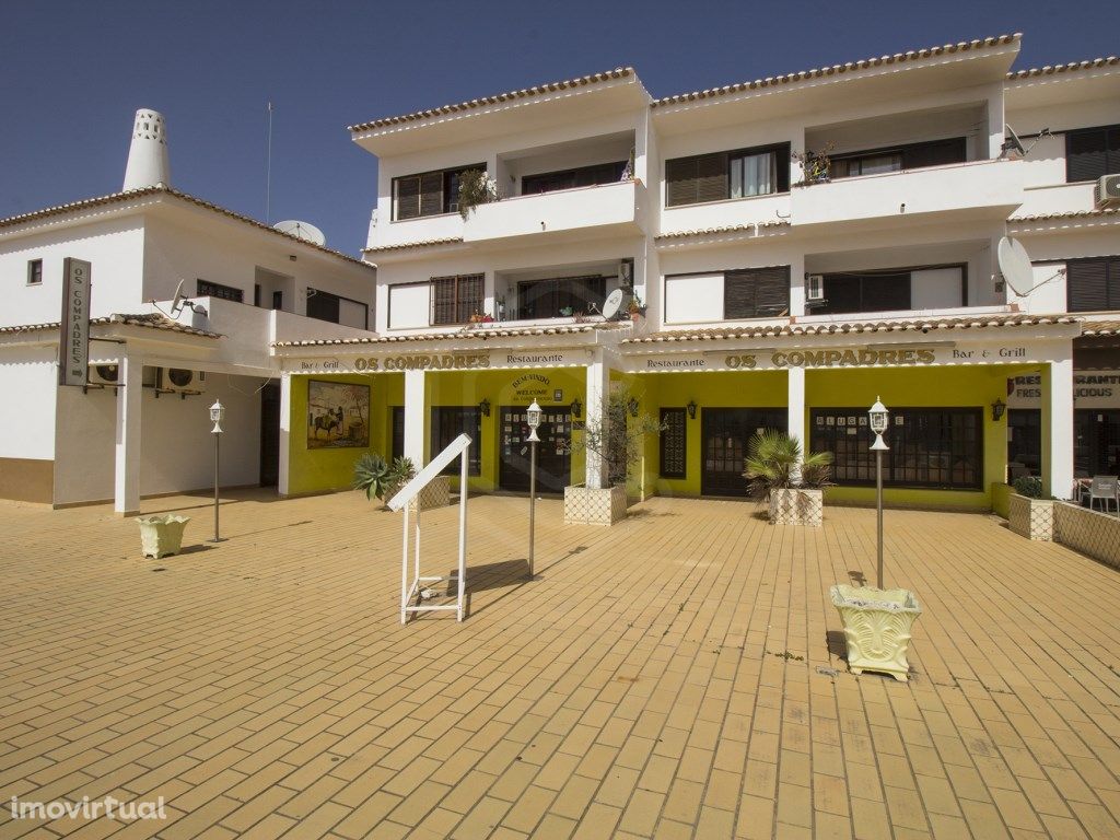 Restaurante espaçoso com cave em Albufeira, Algarve