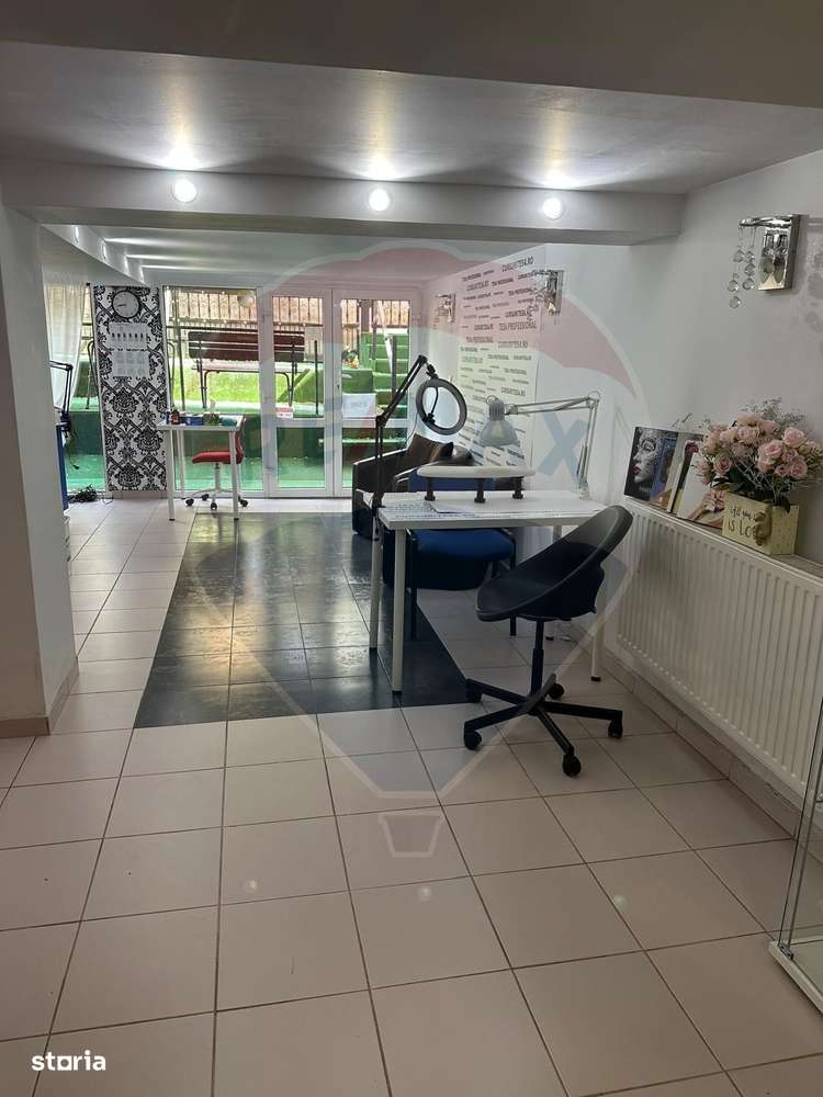 Spațiu comercial cochet de inchiriat in zona Moinesti - Imagine principală: 2/11
