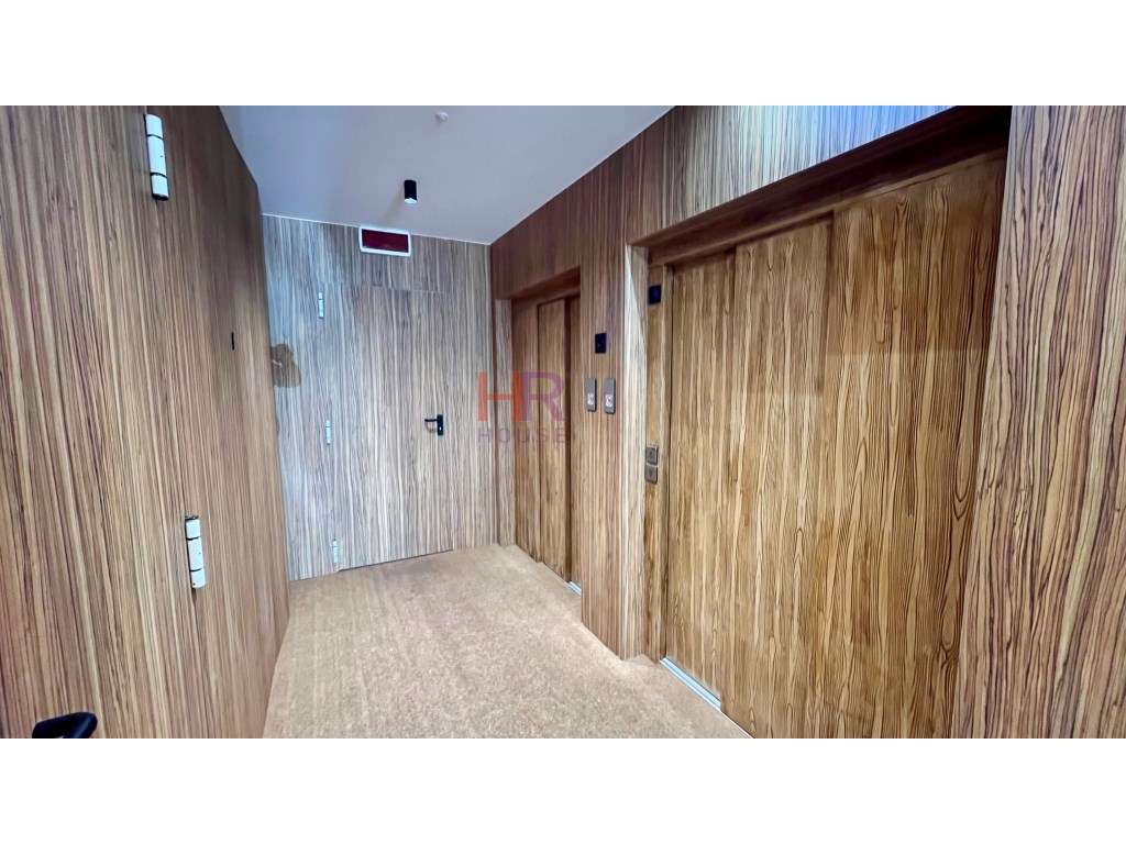 Vende-se Fantástico T2 com terraço privativo-37