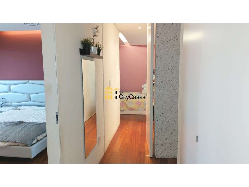 Apartamento T5 c/ Terraço e Garagem | Gondomar-10