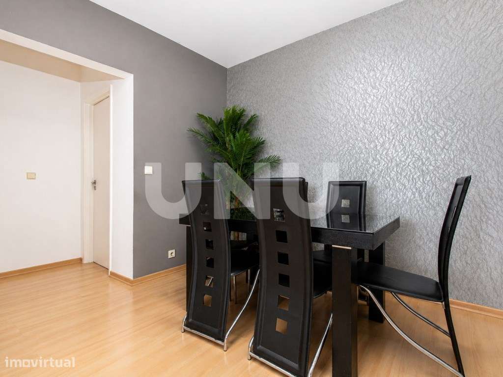Apartamento T2 em Santo António dos Cavaleiros!-5