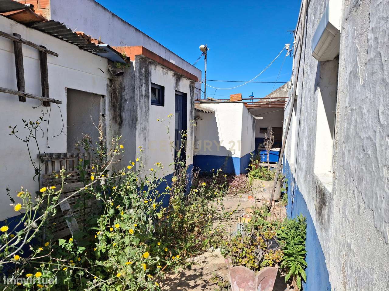 Moradia para Recuperação no Montijo com Jardim e Garagem-8