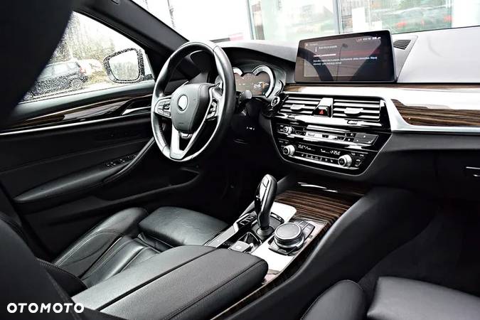 BMW Seria 5 530i xDrive Sport Line - 37