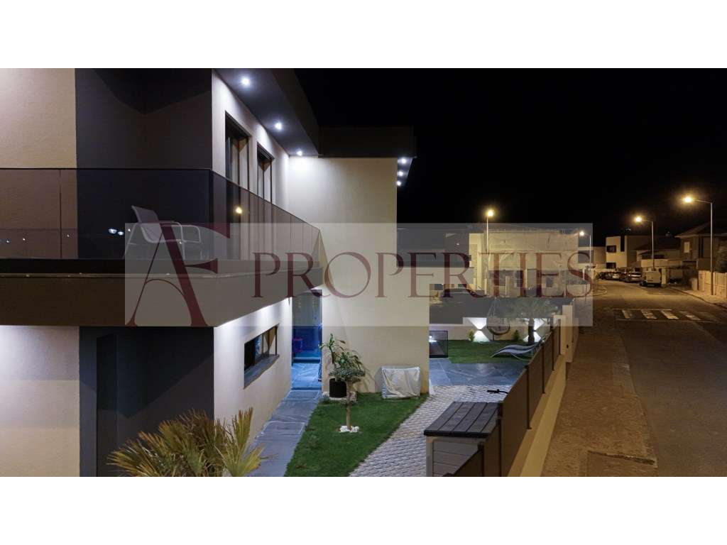 Moradia de luxo isolada com piscina aquecida, jardim e acabamentos ...-58