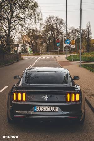 Ford Mustang - 11