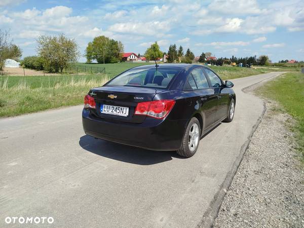 Chevrolet Cruze 1.6 LS - 6