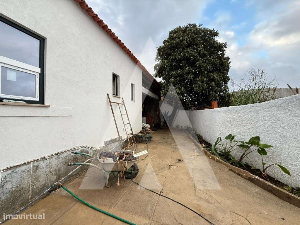 Moradia T4 Renovada - Excelente Oportunidade de Investimento em Oli... - Grande imagem: 5/25