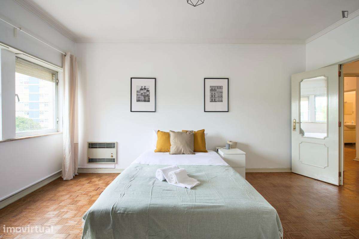 Quarto - localizado em Roma-Areeiro Lisbon - Grande imagem: 3/52