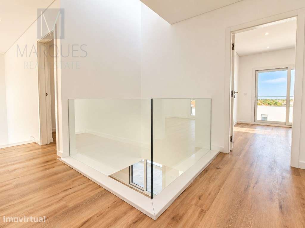 Moradia V4 com Garagem, Piscina e Jardim em Vale de Milhaços - Corr...-36