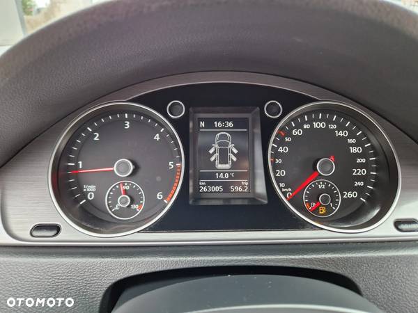 Volkswagen Passat 2.0 TDI Comfortline - 25