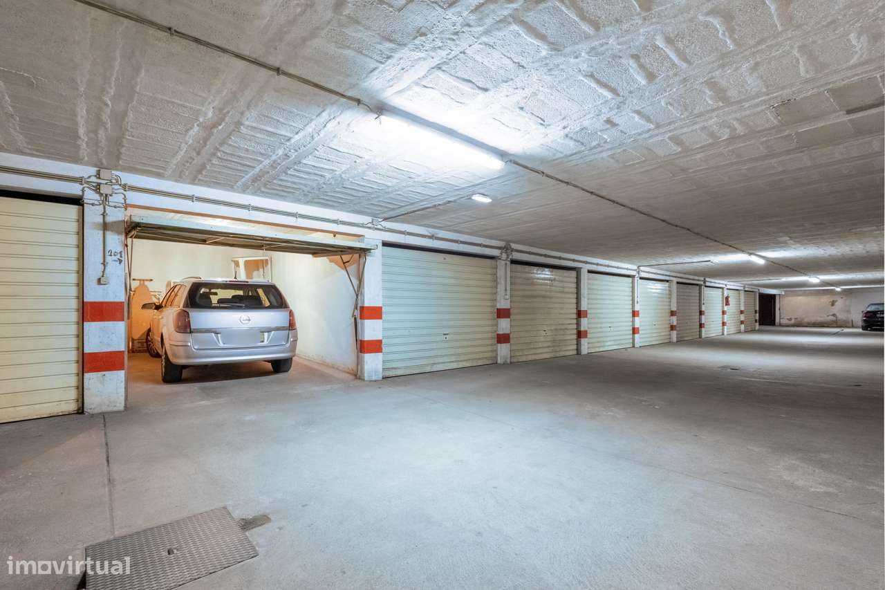 Apartamento T3, prédio com elevador e garagem!-28