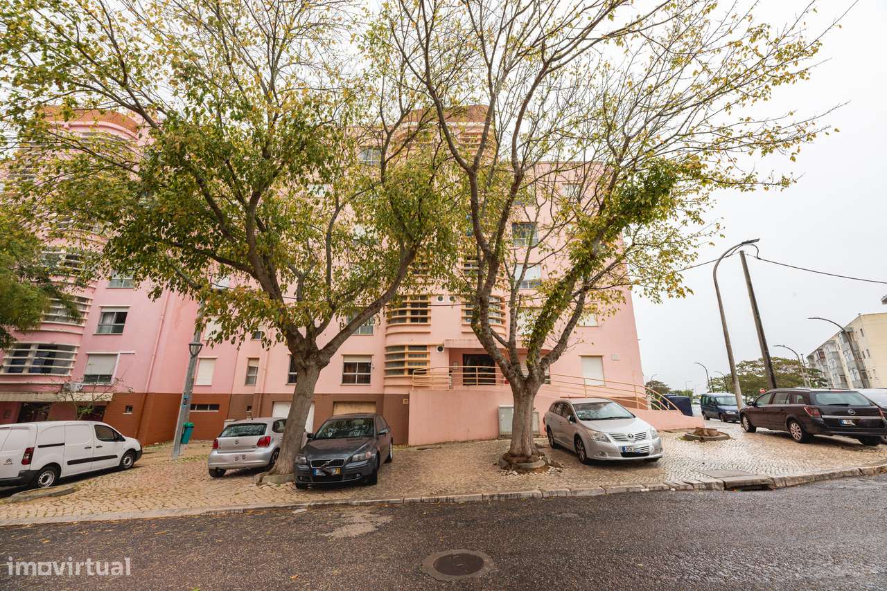 APARTAMENTO T2 | 120M2 BRUTA | ELEVADOR | ARRECADAÇÃO | SETÚBAL - Grande imagem: 2/3