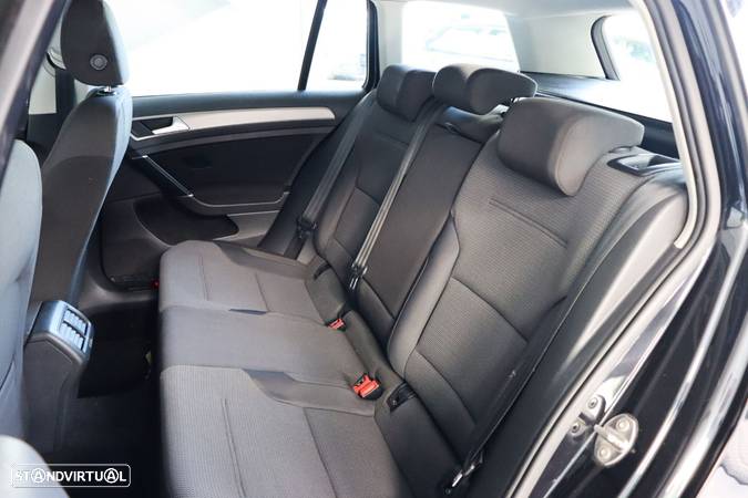 VW Golf Variant 1.6 TDi Confortline DSG - 9