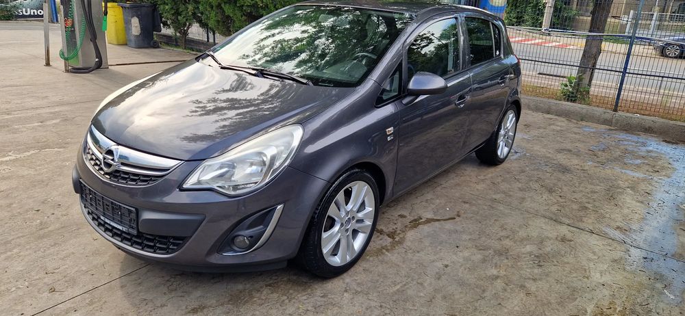 Opel Corsa 1.4 16V Edition 2012