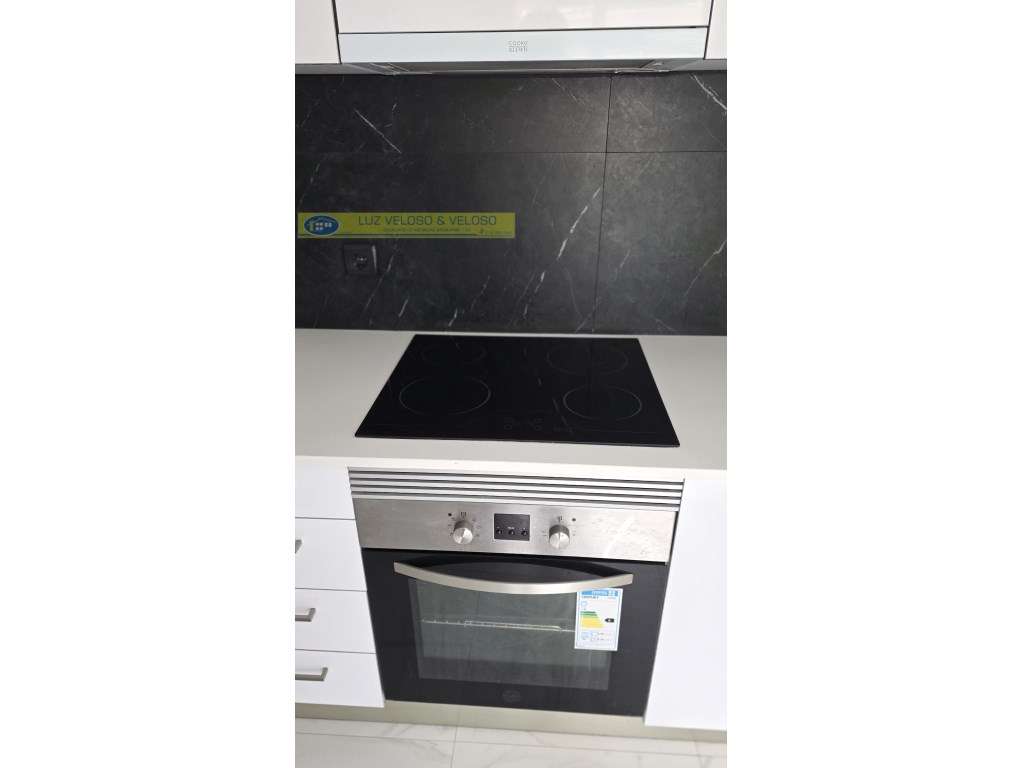 T2 Amadora REMODELADO, 2 frentes, 1 Marquise, 1 Varanda-7