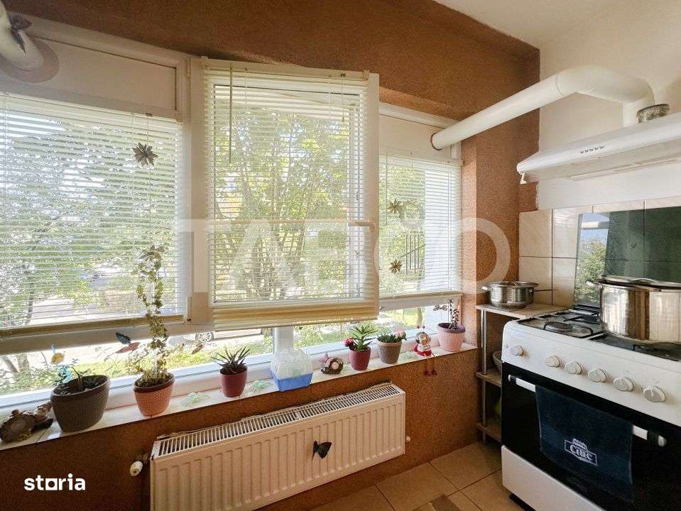 Vanzare apartament cu 2 camere decomandate in cartierul Intre Lacuri - Imagine principală: 3/5