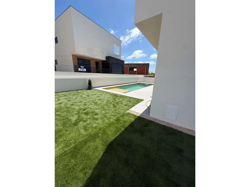Moradia T5(NOVA) com Piscina-19