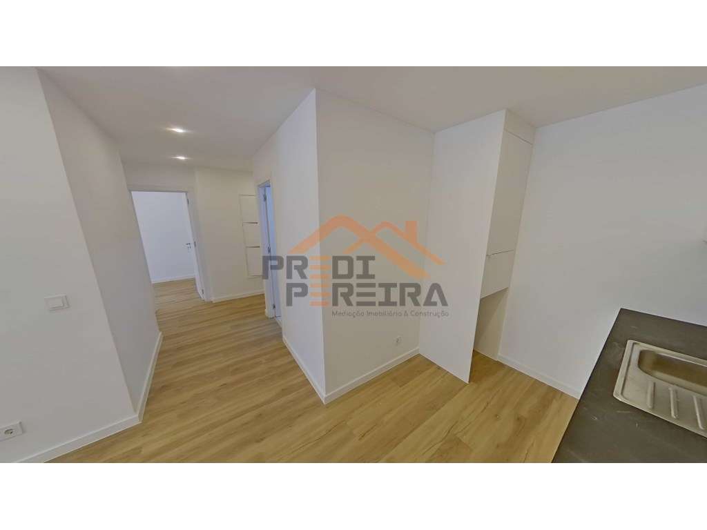 Apartamento T2 remodelado, situado no centro de Odivelas. - Grande imagem: 4/22