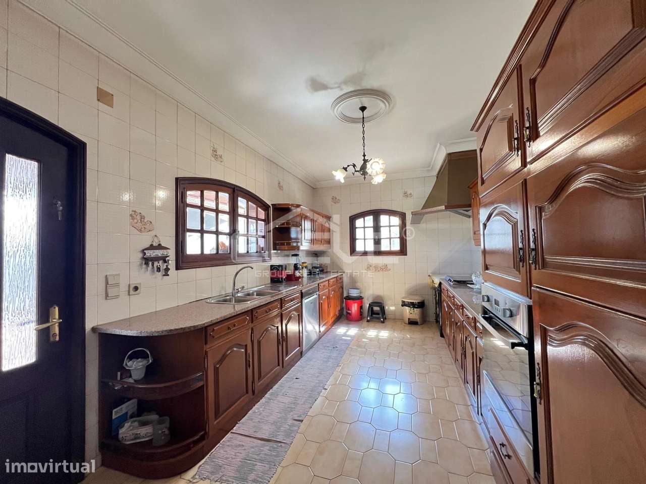 MORADIA T4 DE LUXO COM TERRENO DE 3.900m² - Grande imagem: 5/36