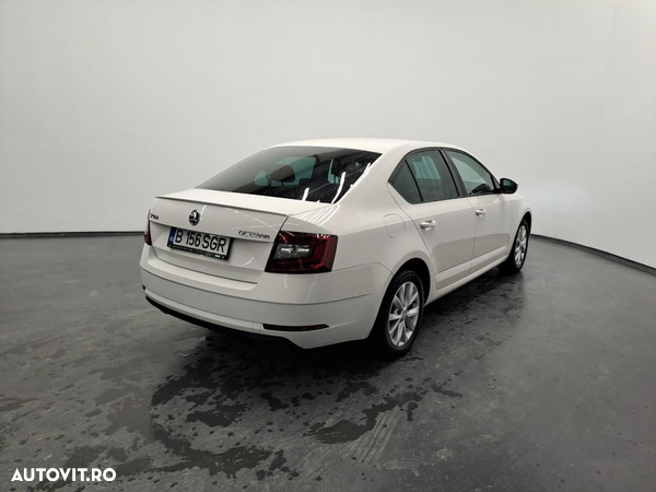 Skoda Octavia 1.5 TSI DSG Style - 2