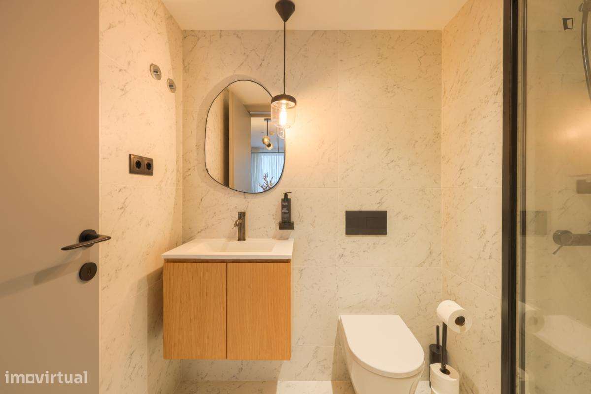 Apartamento com 1 quartos - localizado em Ramalde Porto - Grande imagem: 3/7