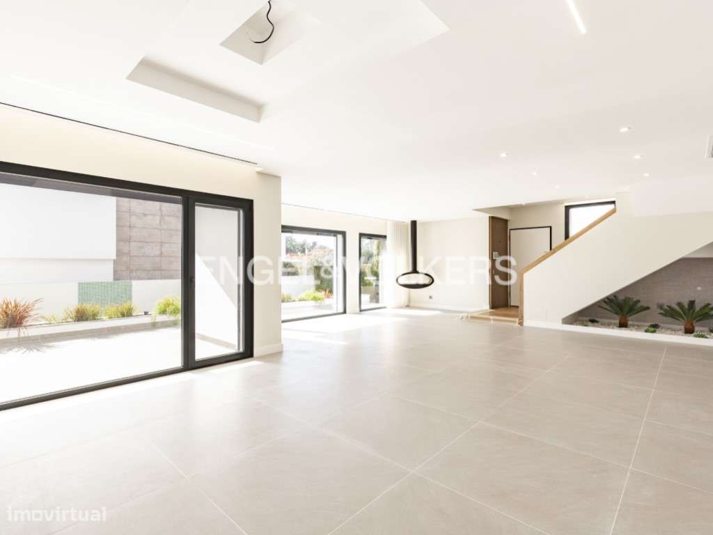 Luxuosa Moradia T4 na Sobreda - Grande imagem: 2/39