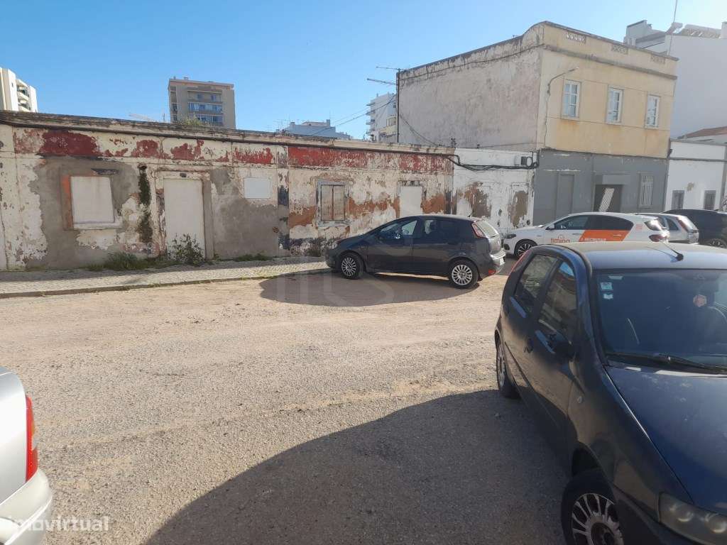 Terreno com varias casas velhas, para construção em altura, Faro, A... - Grande imagem: 2/8