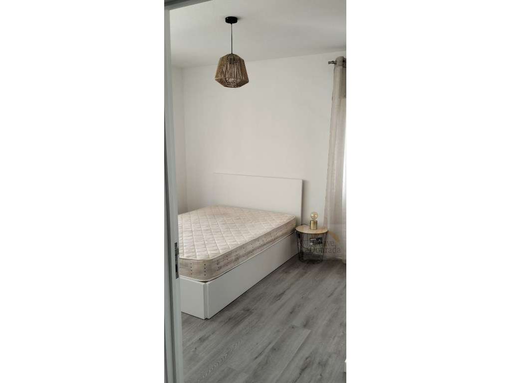 Arrenda-se T1 totalmente remodelado, na Rua Paulo Quintela - Grande imagem: 4/11