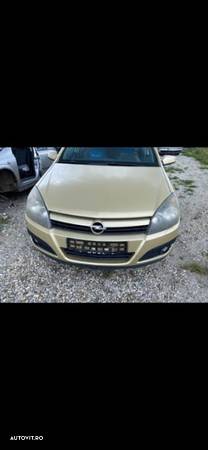 Dezmembrez Opel Astra H - 1