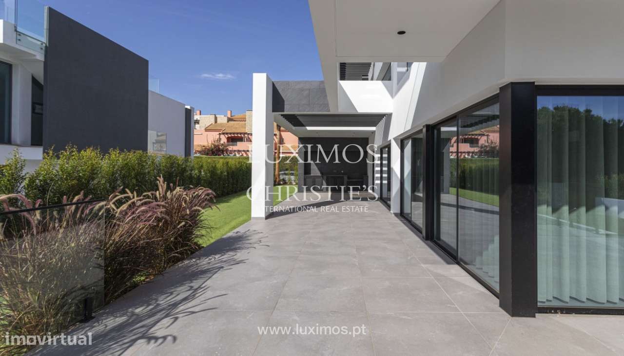 Moradia V4 com piscina e vista golfe, para venda em Vilamoura, Algarve - Grande imagem: 5/30