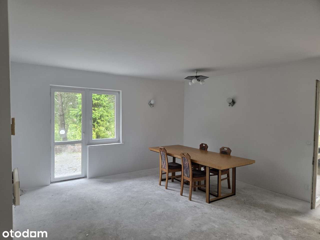 Na sprzedaż dom wolnostojący wraz z budynkiem gospodarczym.-5