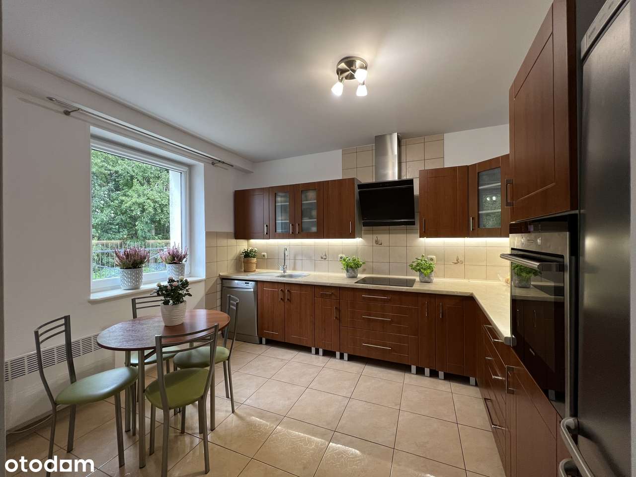 Dom z ogrodem dla dwóch rodzin!Możliwość prowadzenia działalności gosp-18