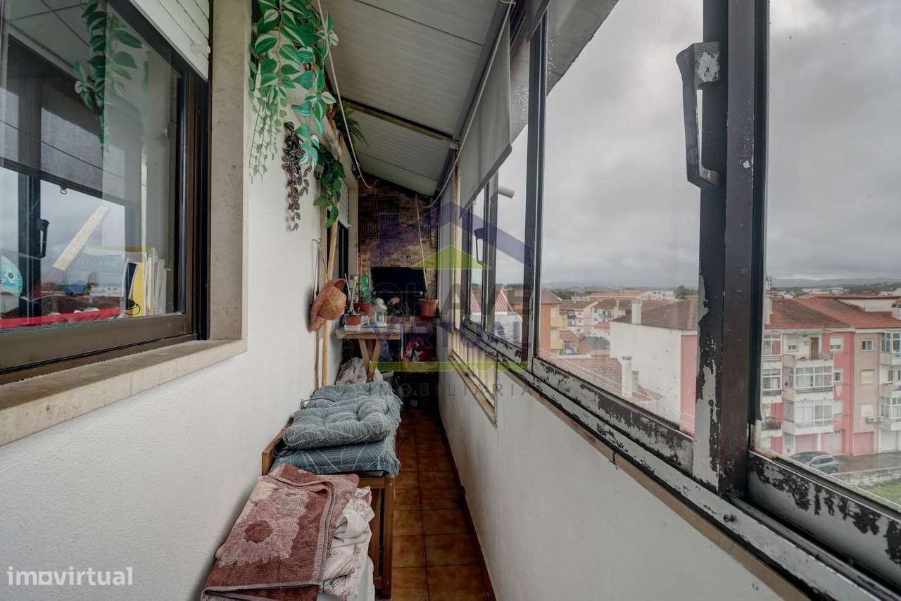 Apartamento T2 com Garagem - Centro Bombarral-23