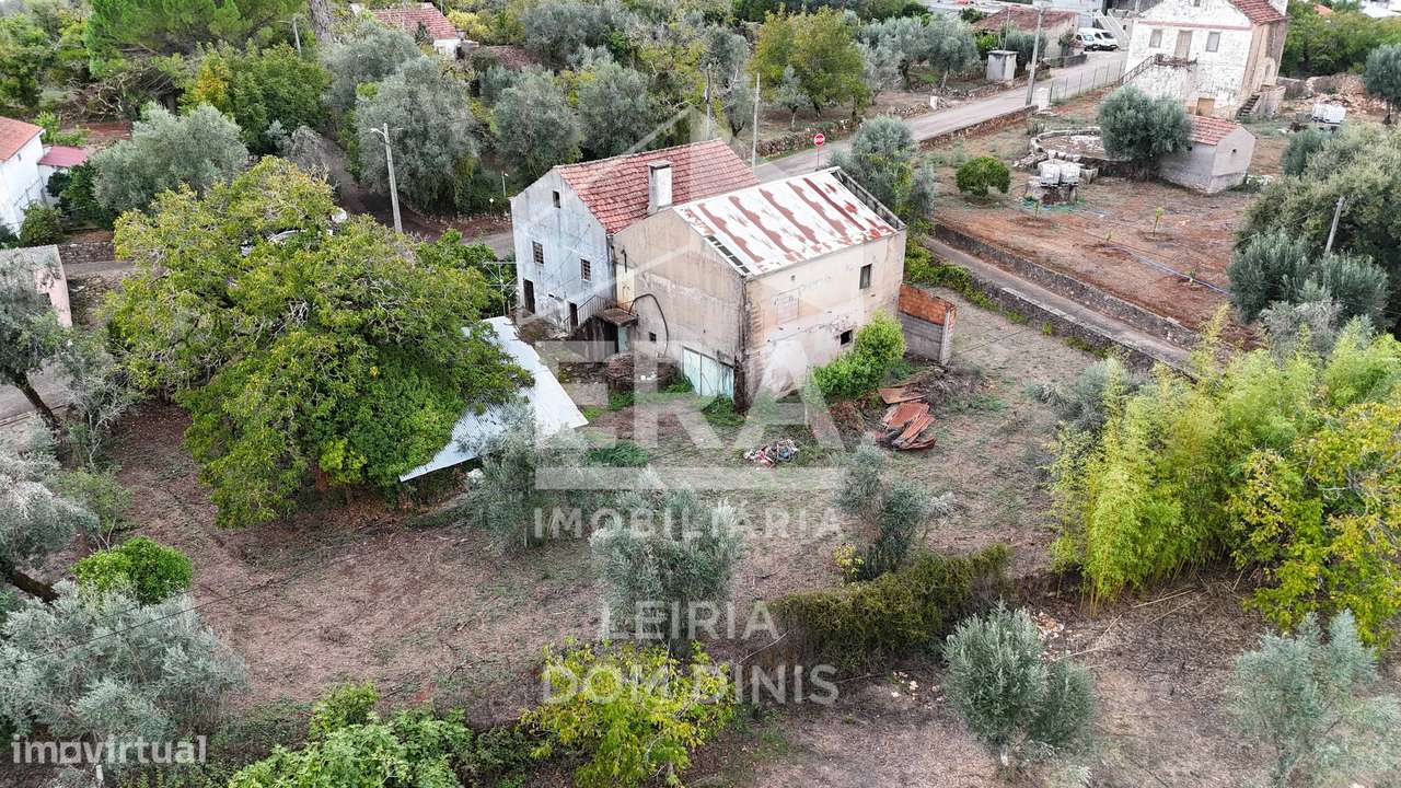 Moradia T3 em Ferreira do Zêzere implantada num terreno com 1000 m2-16