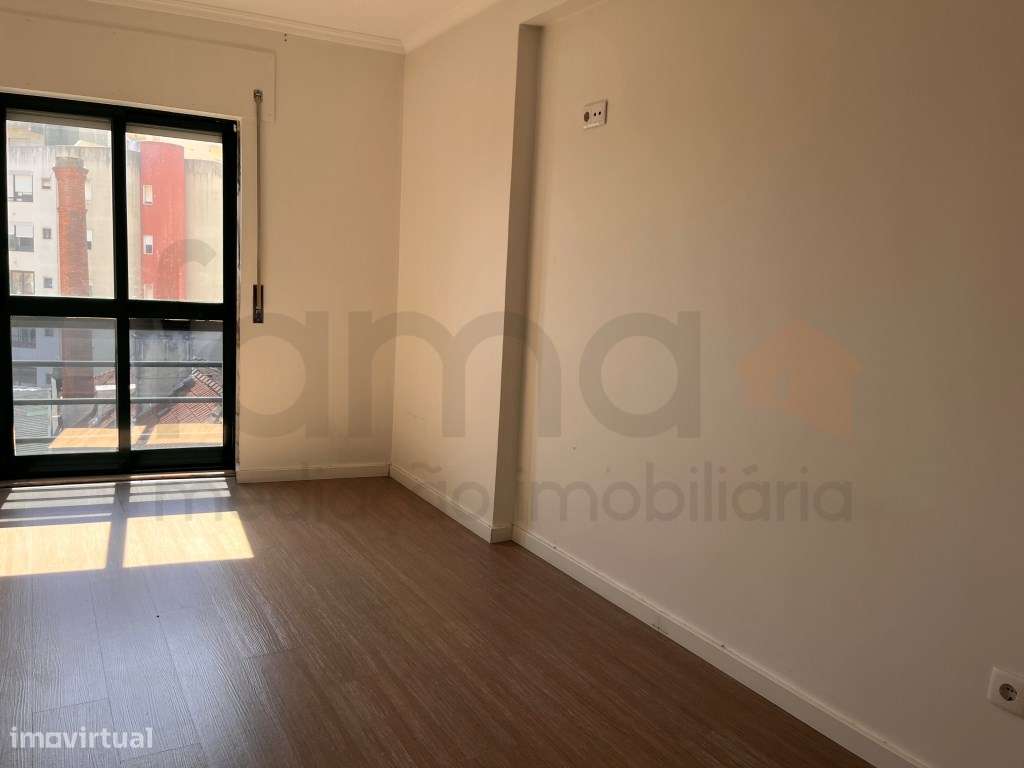 T4+1 no Centro da Amadora ideal para famílias-10