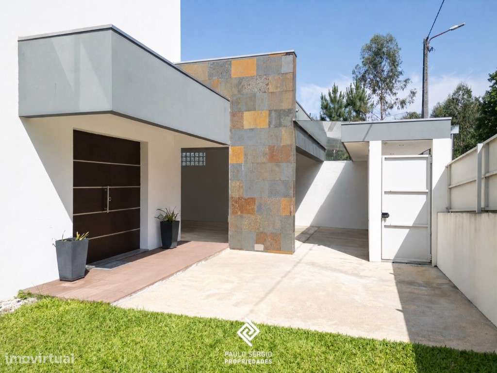 Moradia T5 em Oliveira de Azeméis-14