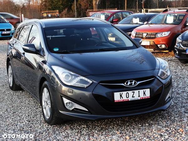 Hyundai i40 i40cw 1.7 CRDi Fifa World Cup Edition - 4