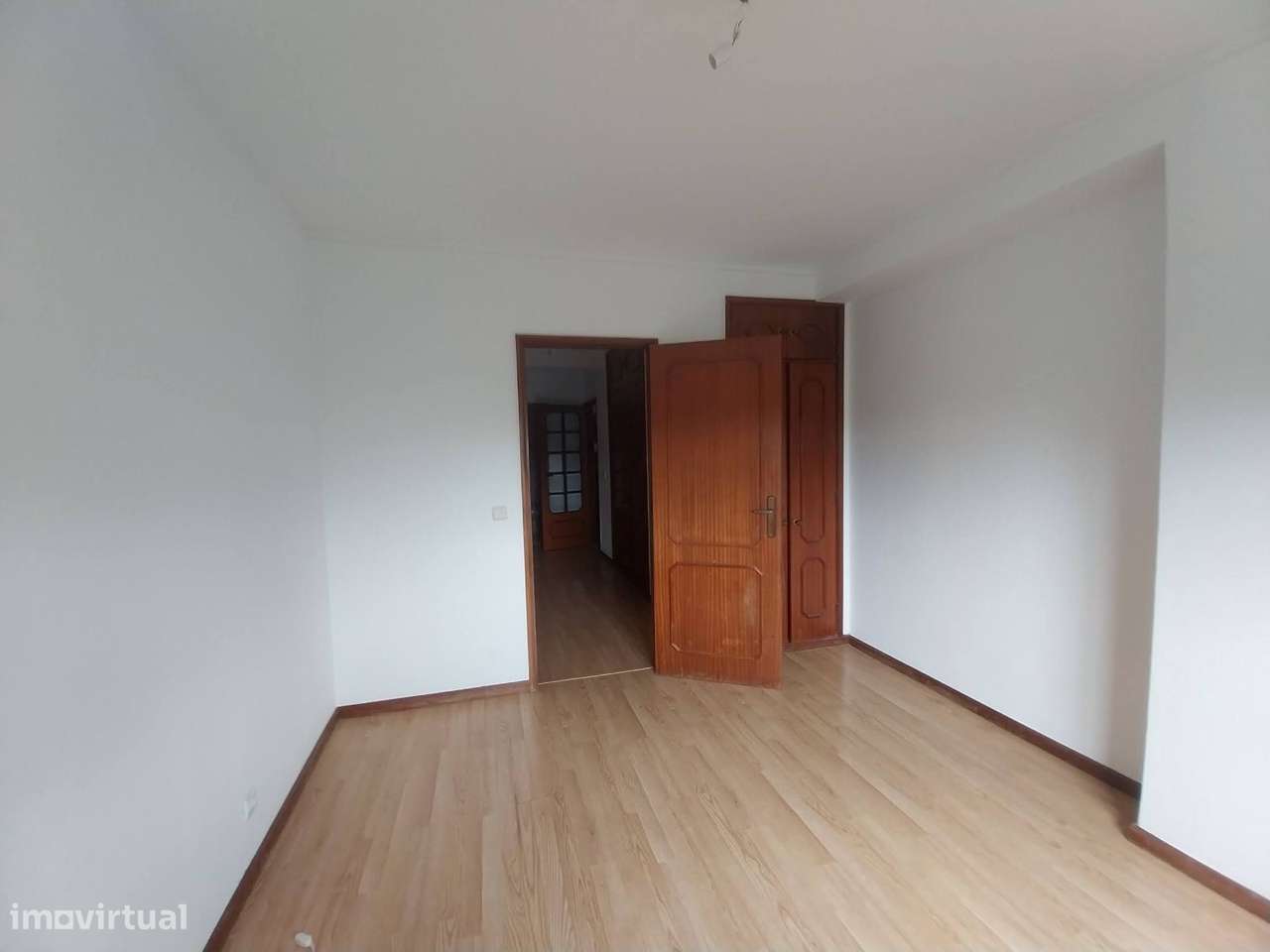 Apartamento T2 situado em Vilar do Paraíso,-11