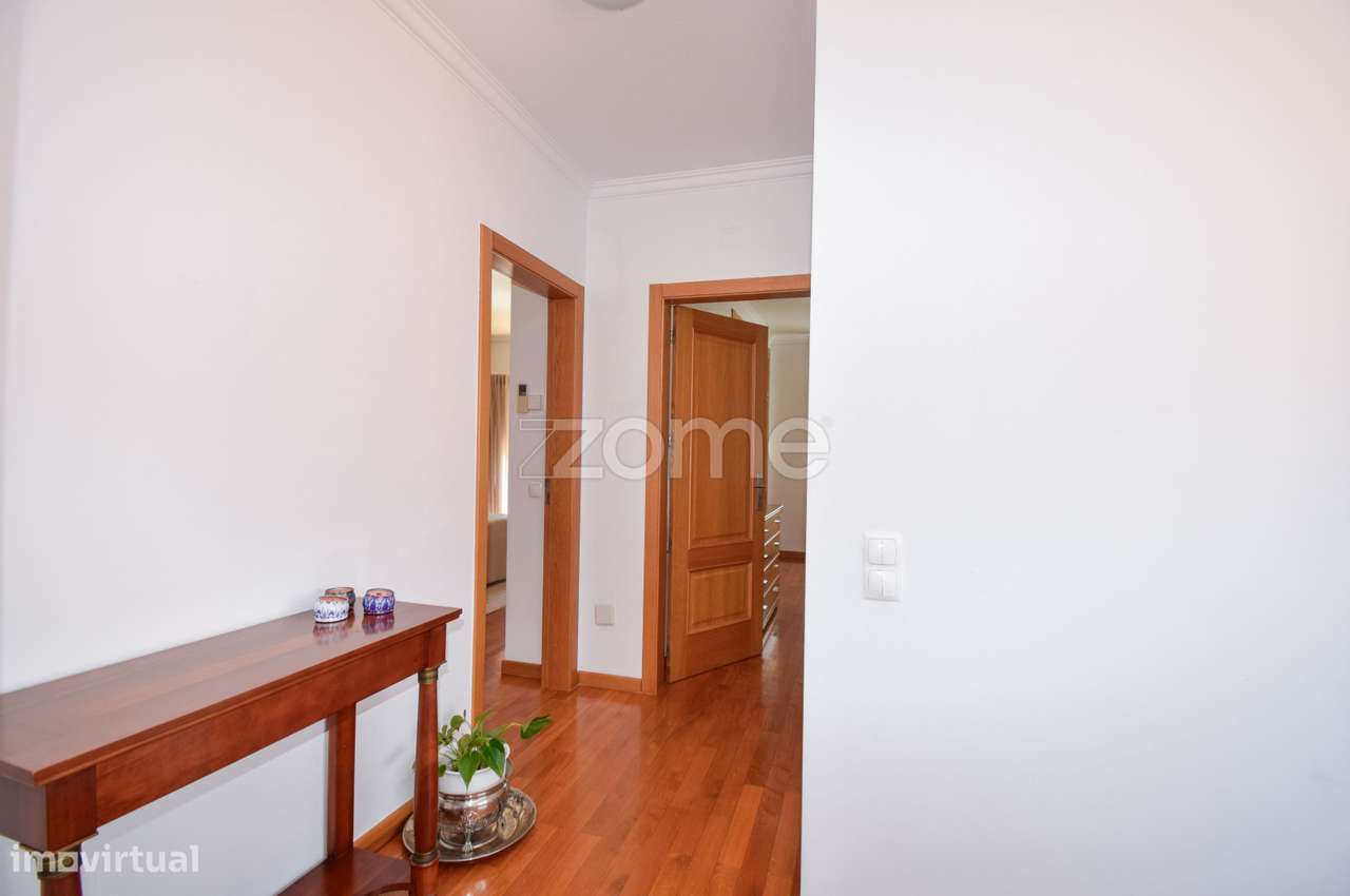 Moradia T4 Isolada com Piscina na Aldeia de Juzo – Cascais - Grande imagem: 4/53