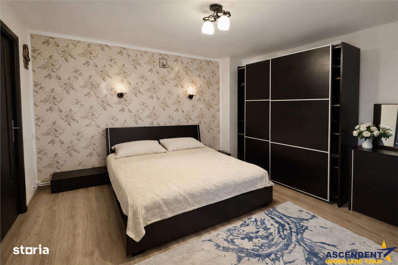 FILM&Tur 3D! Casa eleganta, curte amenajata, garaj, Brancovenesti, Mur - Imagine principală: 4/18