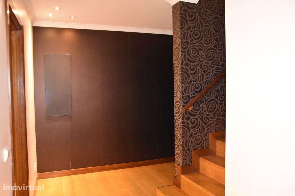 Apartamento T5 em Santo António dos Olivais de 306,00 m2 - Grande imagem: 3/28