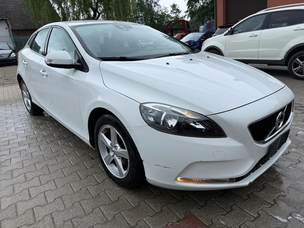 Volvo V40 II D2 2017