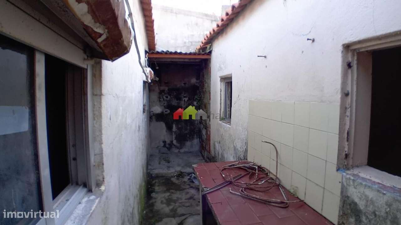 Moradia T4 térrea com anexos na Varzinha - Setúbal-14