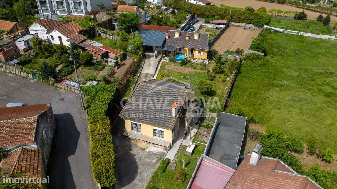 PS - Moradia T3, inserida num terreno com 1500m²-8