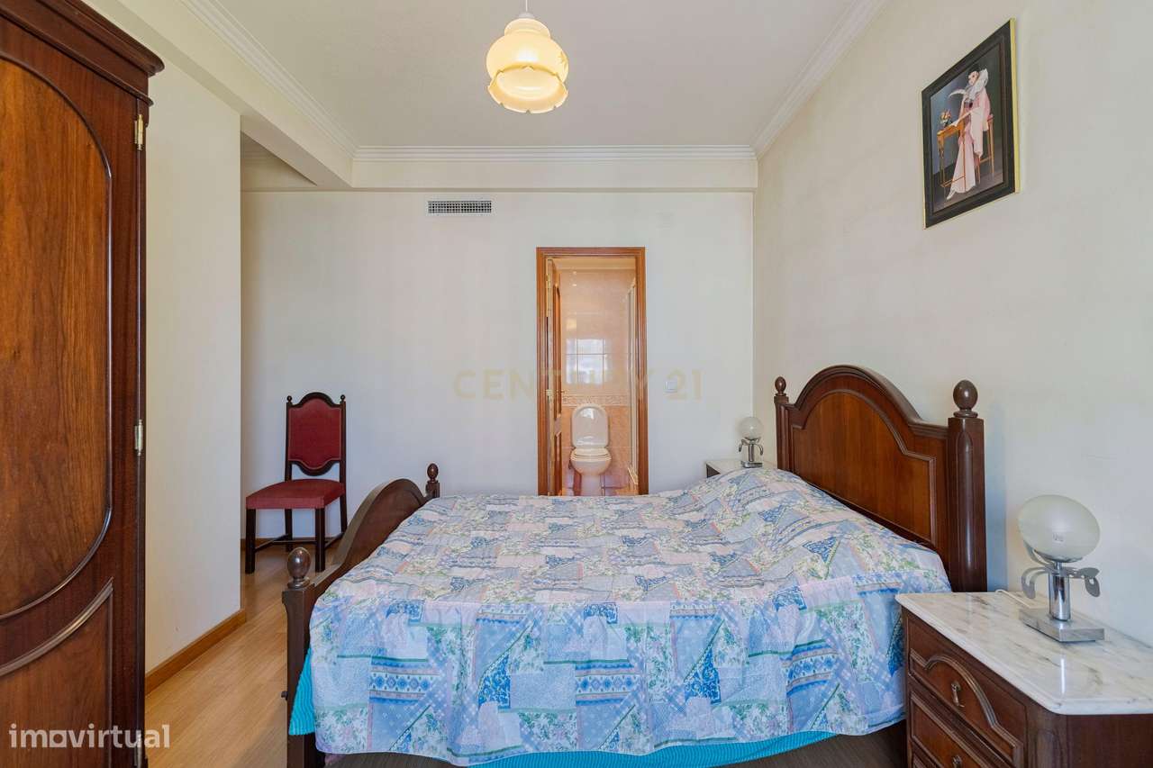 Apartamento T3  Feijó Almada Parque da Paz-13