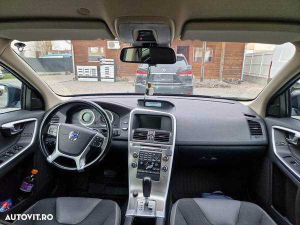 Volvo XC 60 D4 Momentum - 14