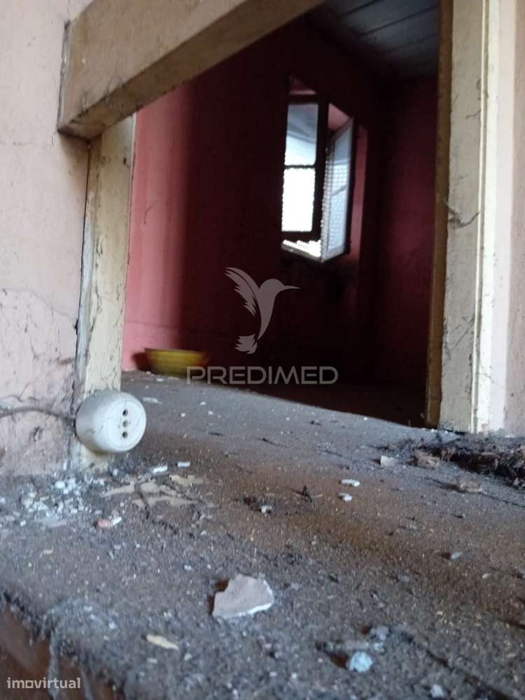 Moradia T3 em ruínas - Grande imagem: 3/4