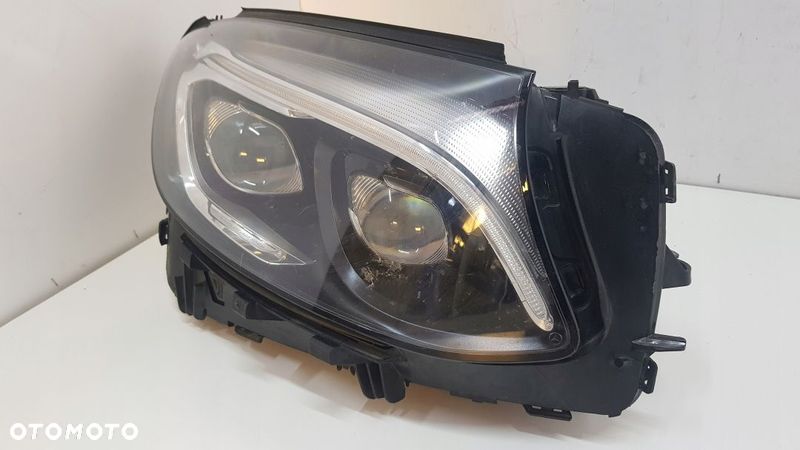 LAMPA REFLEKTOR PRAWY MERCEDES GLC W253 2539065801 - 1