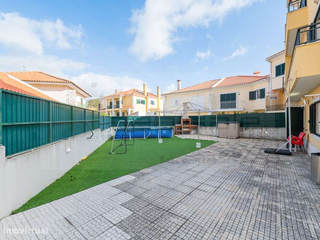Moradia T5 com Jardim, Garagem ampla e Espaço para Piscina-40