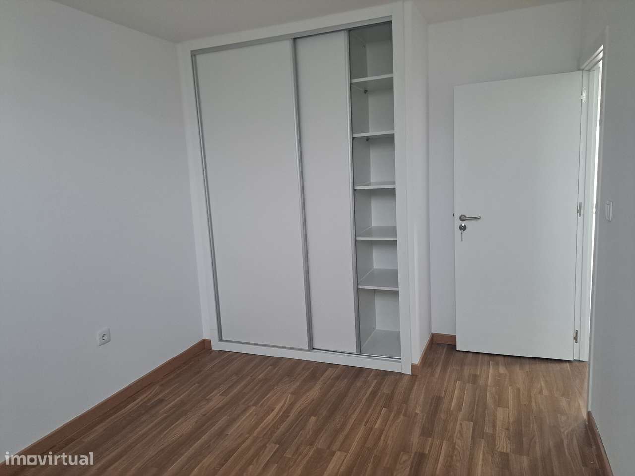 CENTRO CIDADE CHAVES APARTAMENTO T2 COM GARAGEM - Grande imagem: 4/14